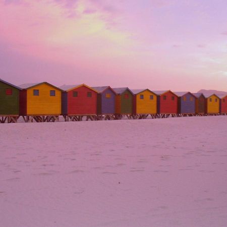 Royal@Sea2 Hotel Muizenberg Buitenkant foto
