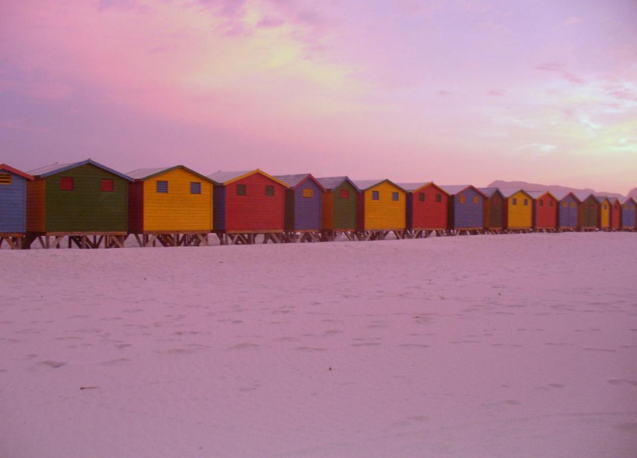 Royal@Sea2 Hotel Muizenberg Buitenkant foto