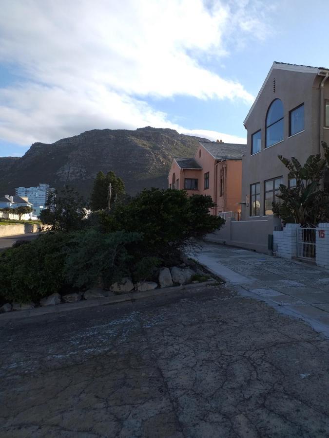 Royal@Sea2 Hotel Muizenberg Buitenkant foto