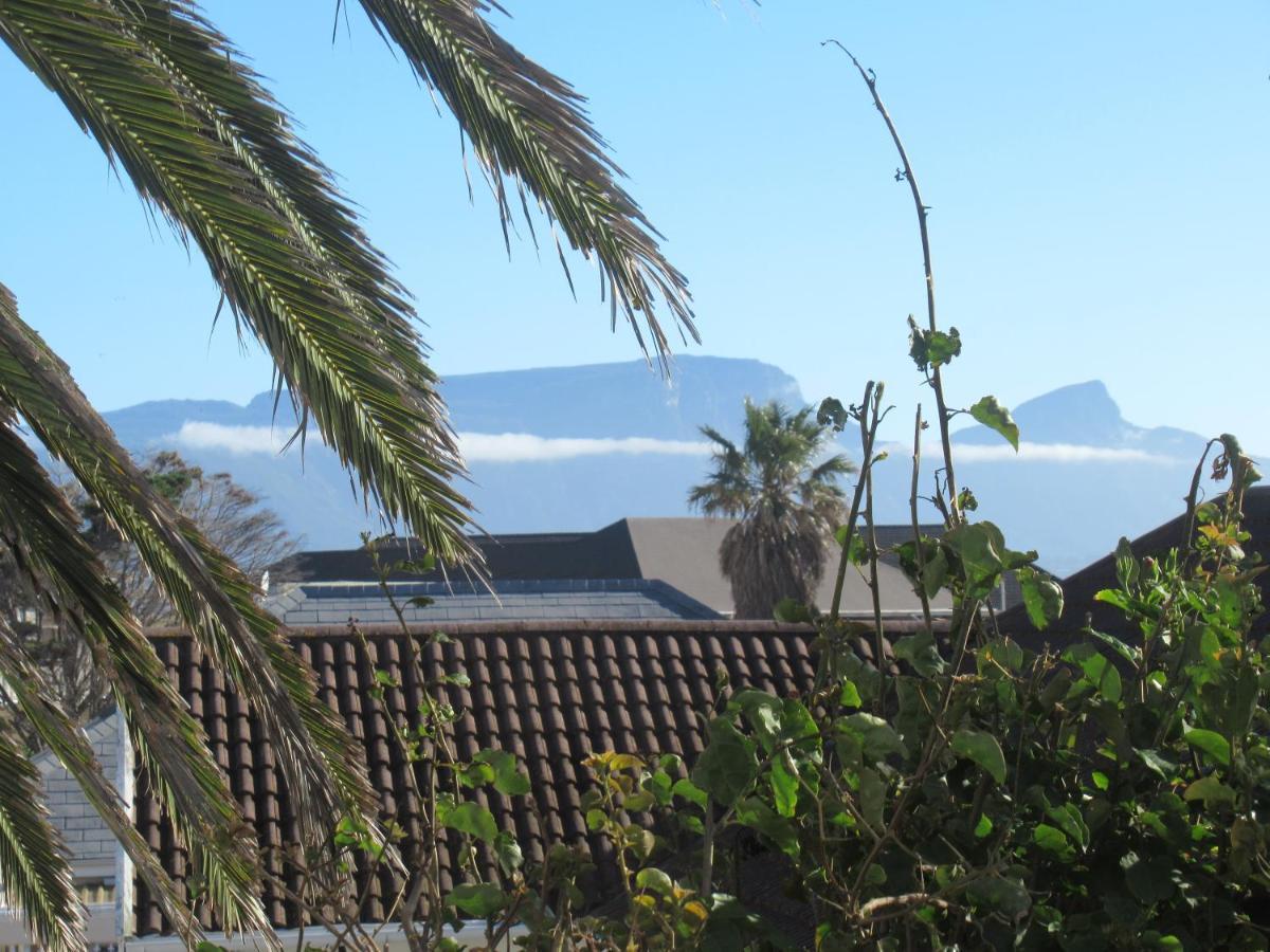 Royal@Sea2 Hotel Muizenberg Buitenkant foto