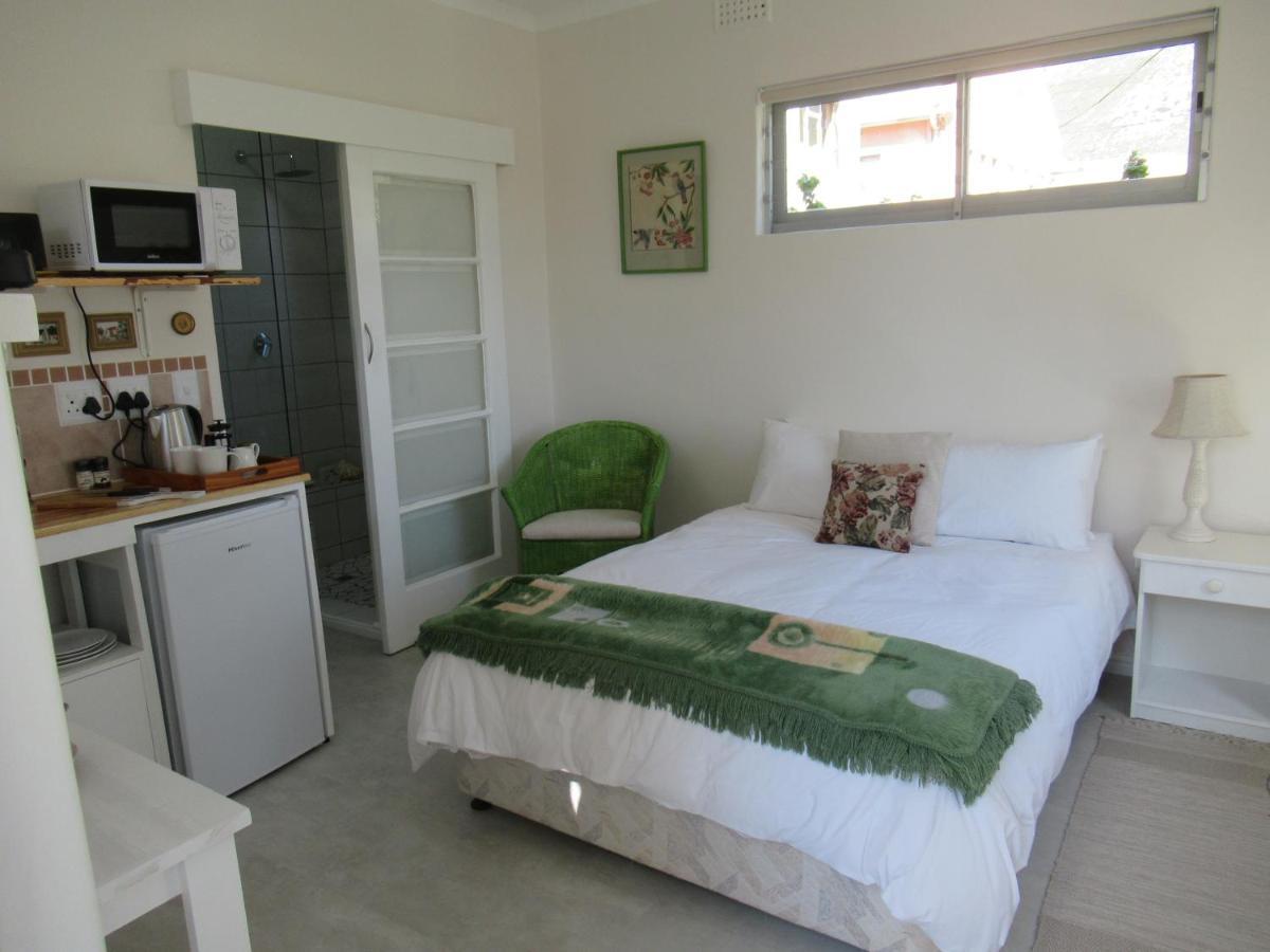 Royal@Sea2 Hotel Muizenberg Buitenkant foto